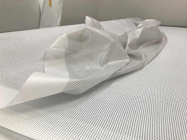 メッシュターポリン