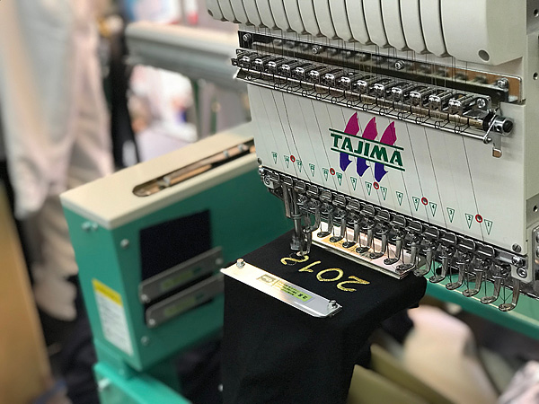 Ｔシャツ袖に刺繍