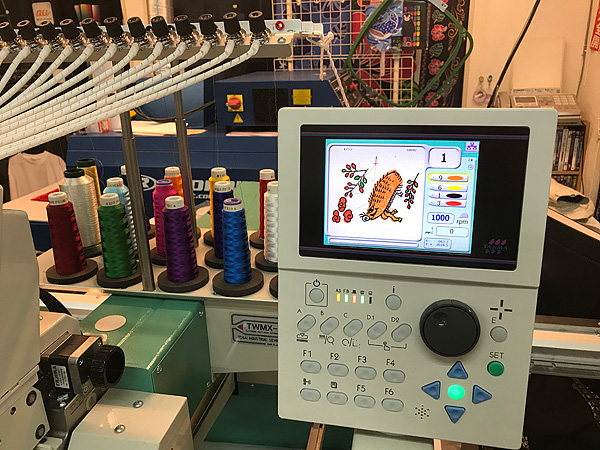 花札の猪を刺繍