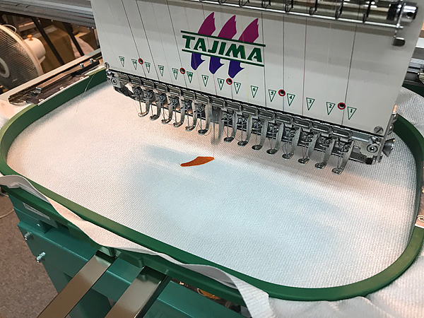 花札の猪を刺繍