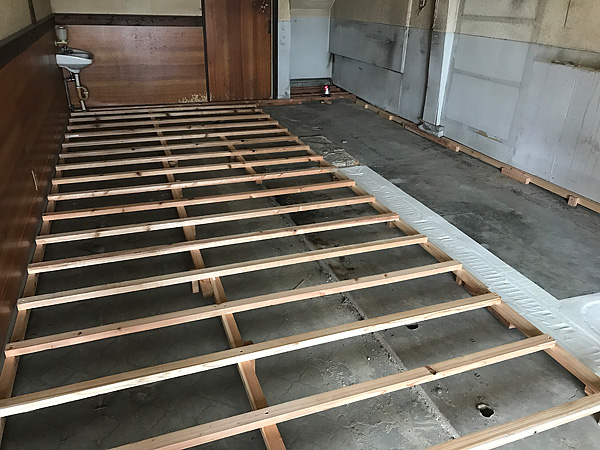 工場の床張り工事