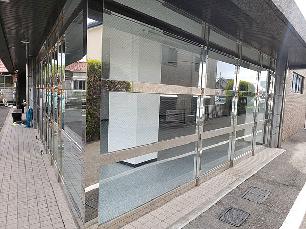 ガラス面カッティングシート剥がし