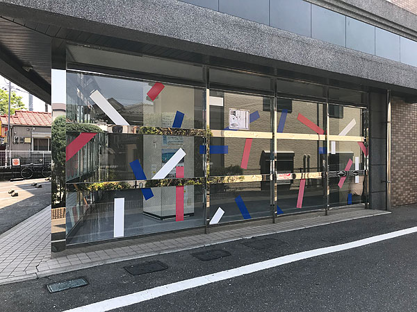 ガラス面カッティングシート剥がし