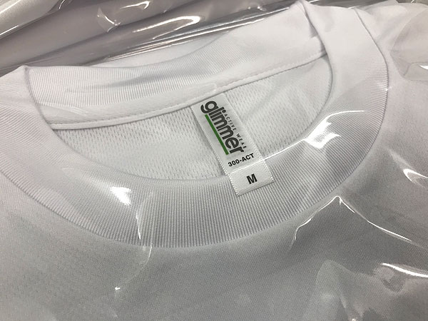 Ｔシャツメンズの首周り