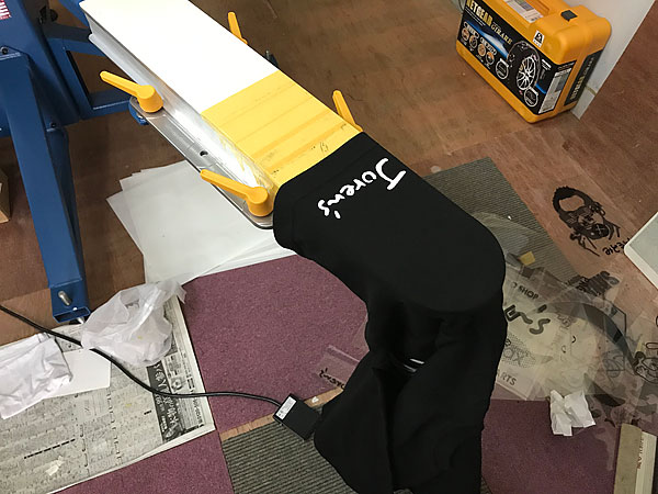 Tシャツ袖にプリント