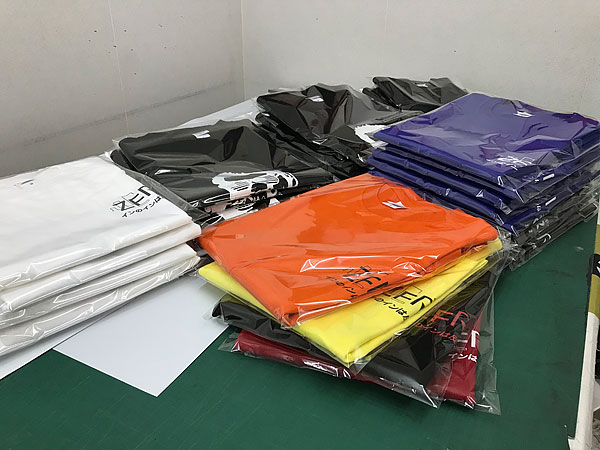 プリントTシャツ袋詰め