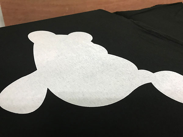 黒Ｔシャツに白印刷