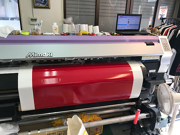 大型のインクジェットプリンター