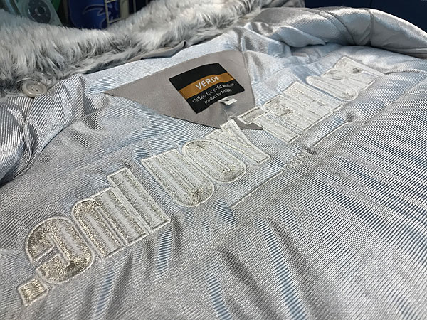 ドカジャンに刺繍の裏側