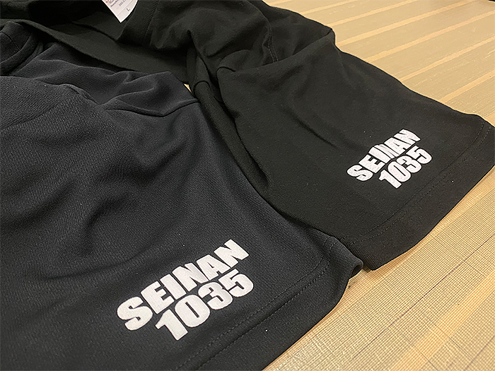 Ｔシャツの袖にプリント