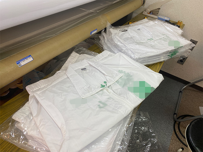 スタッフジャンパー