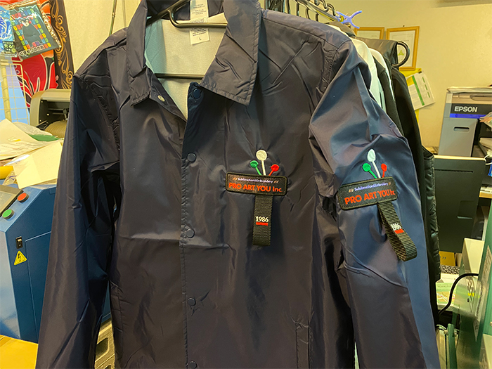 春物ジャンパーに刺繍