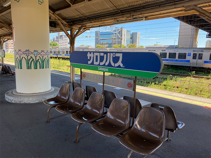 鳥栖駅ベンチ