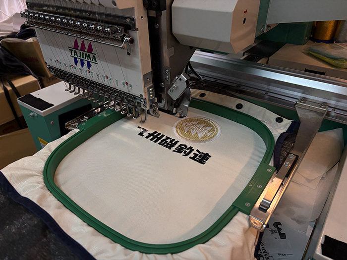 ライフジャケットに刺繍